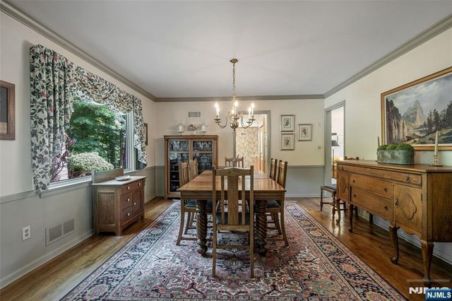570 Bennington Terrace, Ridgewood, NJ 07450