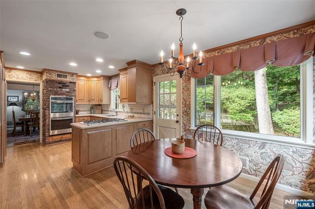 570 Bennington Terrace, Ridgewood, NJ 07450