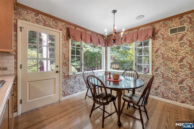 570 Bennington Terrace, Ridgewood, NJ 07450