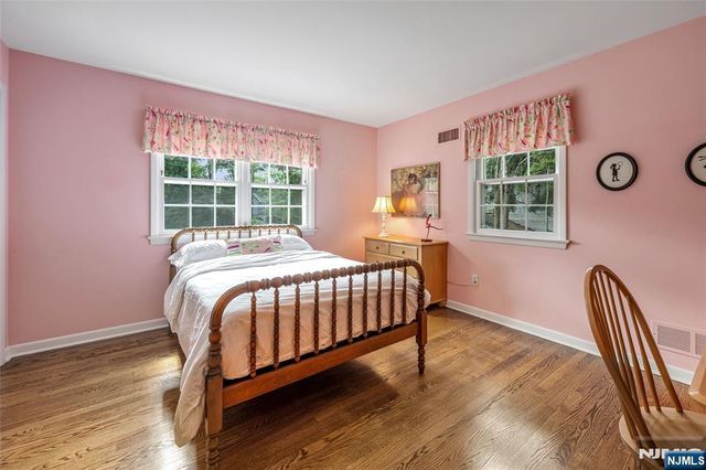570 Bennington Terrace, Ridgewood, NJ 07450