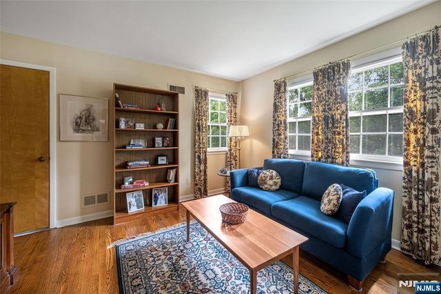 570 Bennington Terrace, Ridgewood, NJ 07450