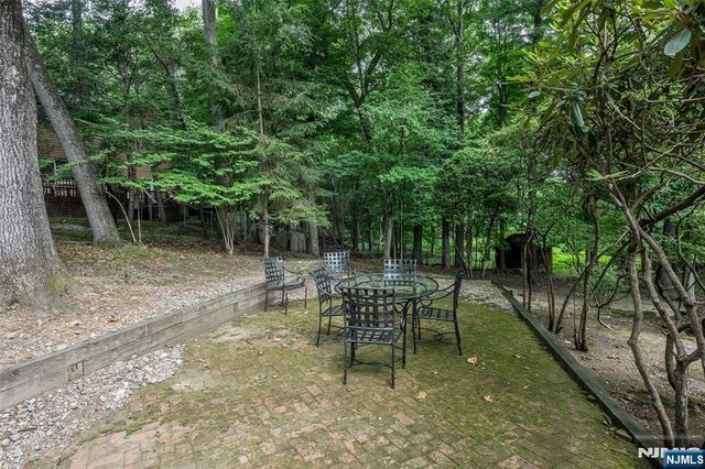 570 Bennington Terrace, Ridgewood, NJ 07450