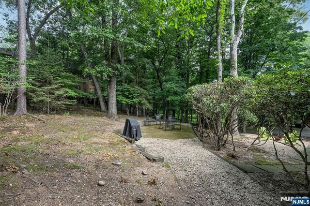 570 Bennington Terrace, Ridgewood, NJ 07450