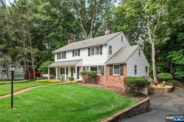 570 Bennington Terrace, Ridgewood, NJ 07450