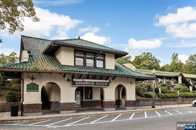 570 Bennington Terrace, Ridgewood, NJ 07450