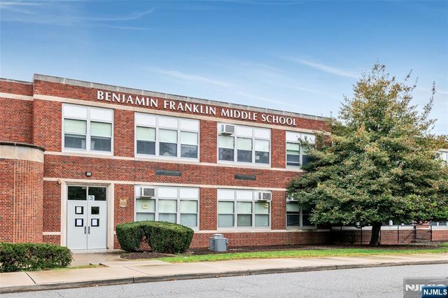 570 Bennington Terrace, Ridgewood, NJ 07450