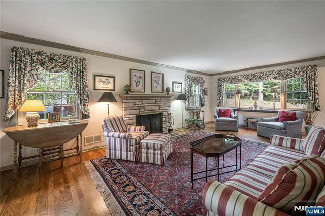 570 Bennington Terrace, Ridgewood, NJ 07450