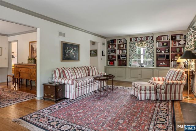 570 Bennington Terrace, Ridgewood, NJ 07450