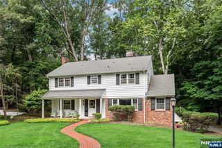 570 Bennington Terrace, Ridgewood, NJ 07450