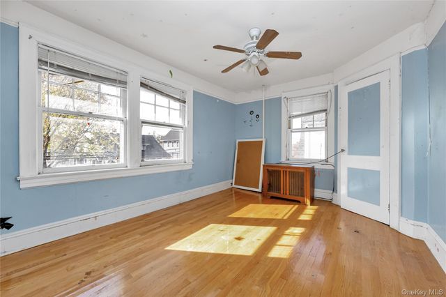 73 Peterson Place, Lynbrook, NY 11563