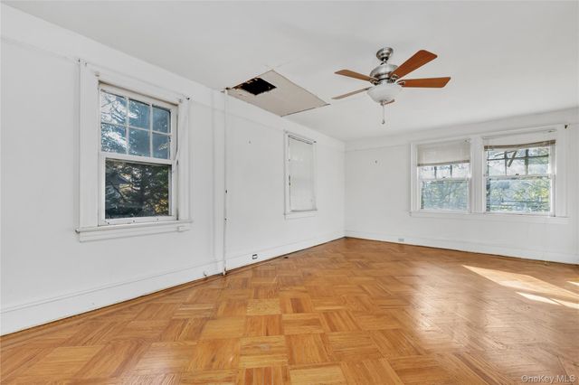 73 Peterson Place, Lynbrook, NY 11563