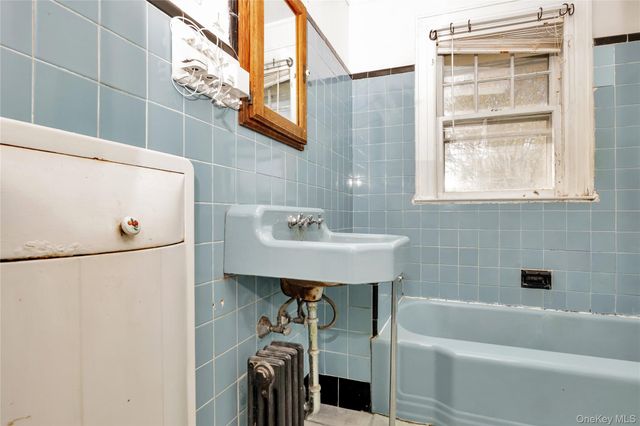 73 Peterson Place, Lynbrook, NY 11563