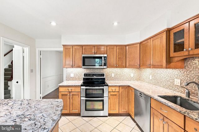 7384 HALLCREST DR, Mclean, VA 22102