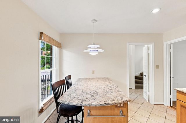 7384 HALLCREST DR, Mclean, VA 22102