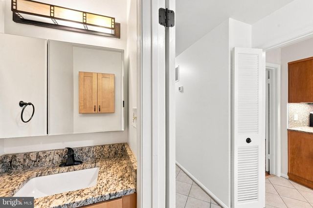 7384 HALLCREST DR, Mclean, VA 22102