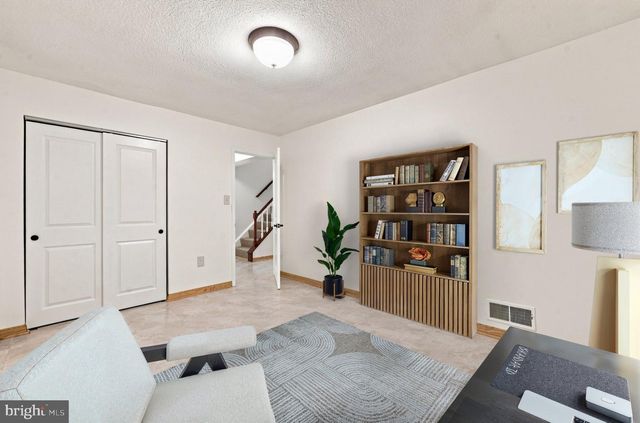 7384 HALLCREST DR, Mclean, VA 22102