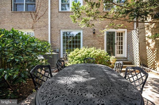 7384 HALLCREST DR, Mclean, VA 22102