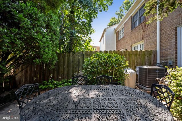 7384 HALLCREST DR, Mclean, VA 22102