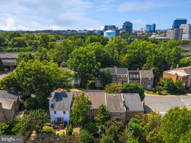 7384 HALLCREST DR, Mclean, VA 22102