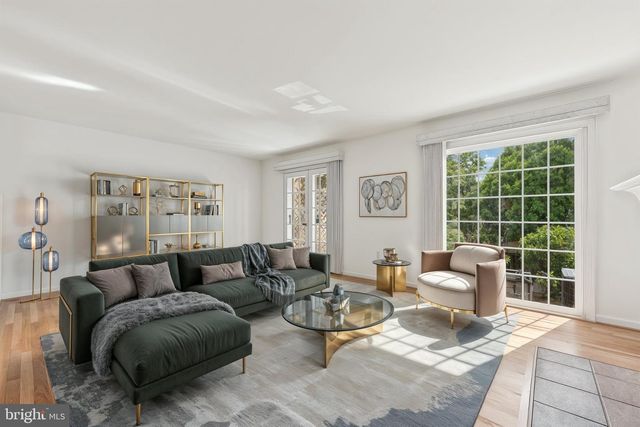 7384 HALLCREST DR, Mclean, VA 22102
