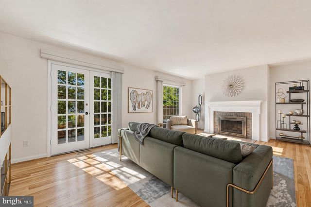 7384 HALLCREST DR, Mclean, VA 22102