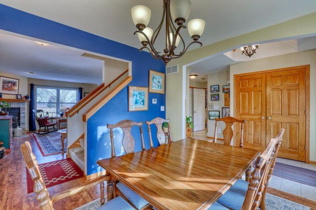 W334N7700 Stone Bank ROAD, Oconomowoc, WI 53066