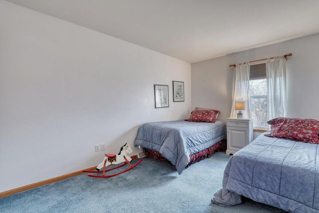 W334N7700 Stone Bank ROAD, Oconomowoc, WI 53066