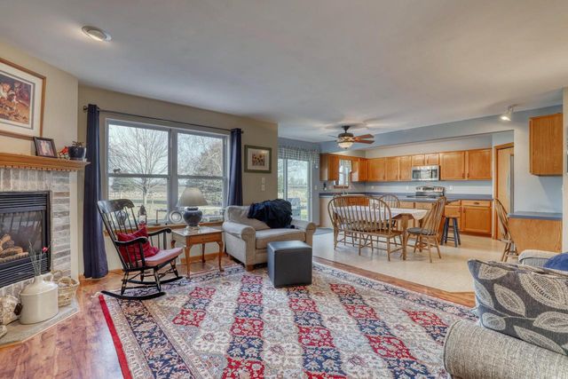 W334N7700 Stone Bank ROAD, Oconomowoc, WI 53066