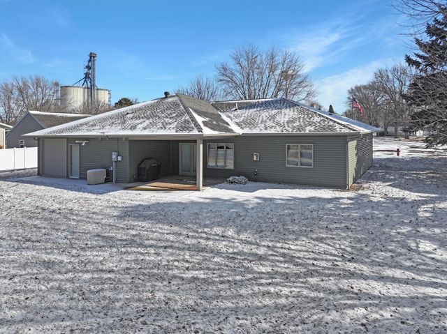 431 Elizabeth Avenue, Lake Wilson, MN 56151