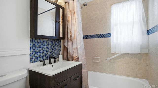 8 Myrtle Avenue, Brentwood, NY 11717