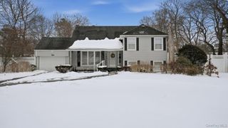 8 Myrtle Avenue, Brentwood, NY 11717