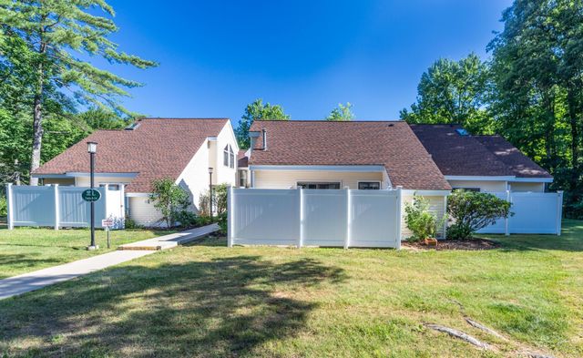 14 Franklin Heights, Rochester, NH 03866