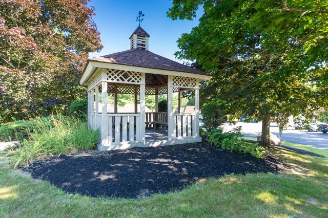 14 Franklin Heights, Rochester, NH 03866