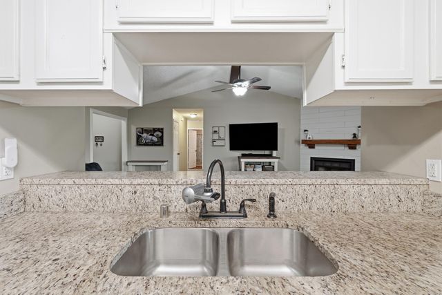 301 Zachary Cove, Bryant, AR 72022