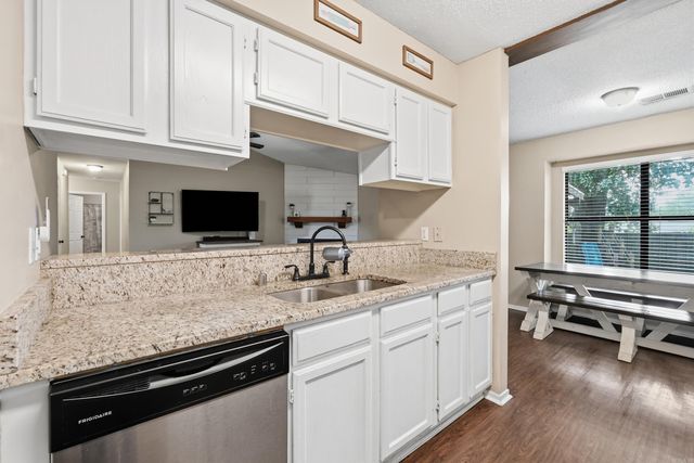 301 Zachary Cove, Bryant, AR 72022