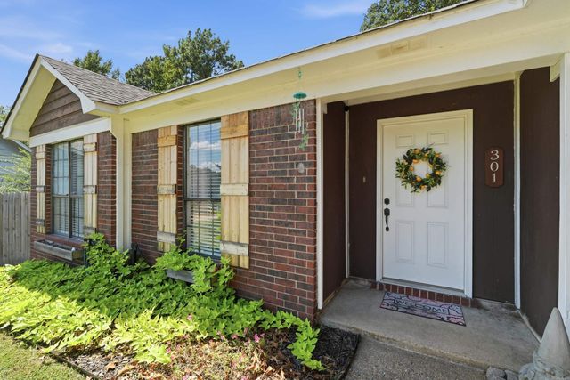 301 Zachary Cove, Bryant, AR 72022