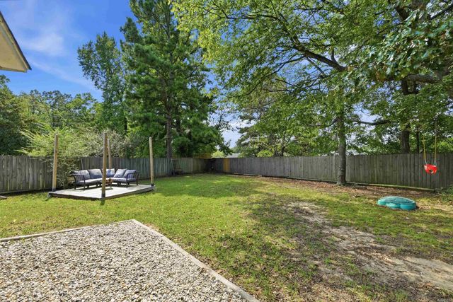 301 Zachary Cove, Bryant, AR 72022