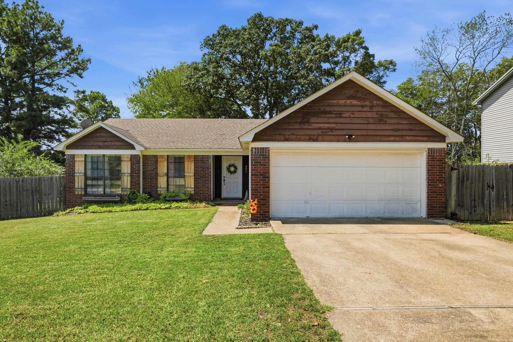 301 Zachary Cove, Bryant, AR 72022