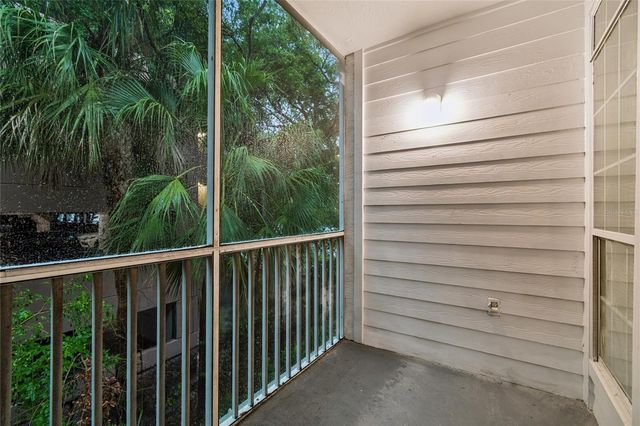 5211 BAY CLUB CIRCLE, Tampa, FL 33607