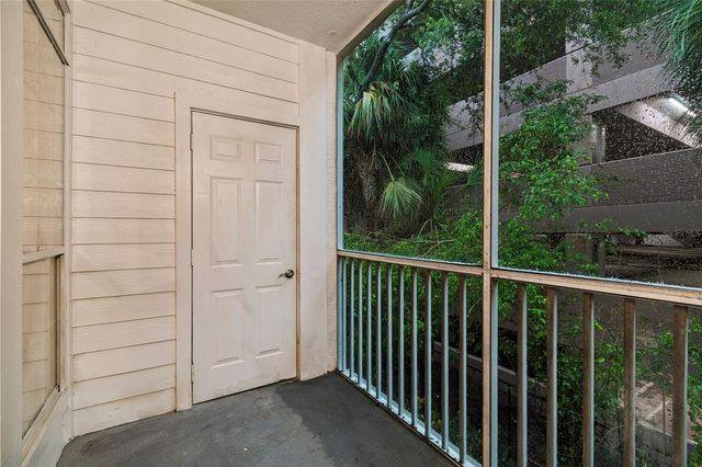 5211 BAY CLUB CIRCLE, Tampa, FL 33607
