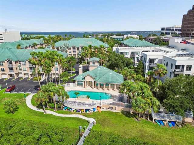 5211 BAY CLUB CIRCLE, Tampa, FL 33607