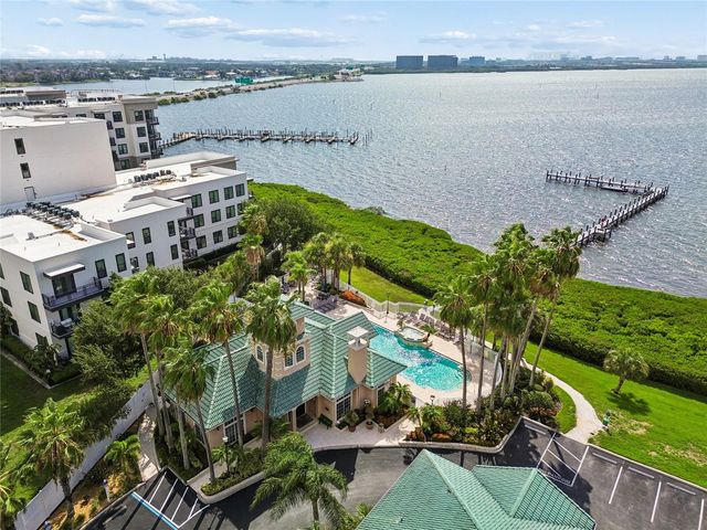 5211 BAY CLUB CIRCLE, Tampa, FL 33607
