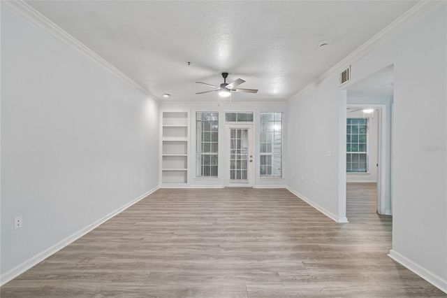 5211 BAY CLUB CIRCLE, Tampa, FL 33607