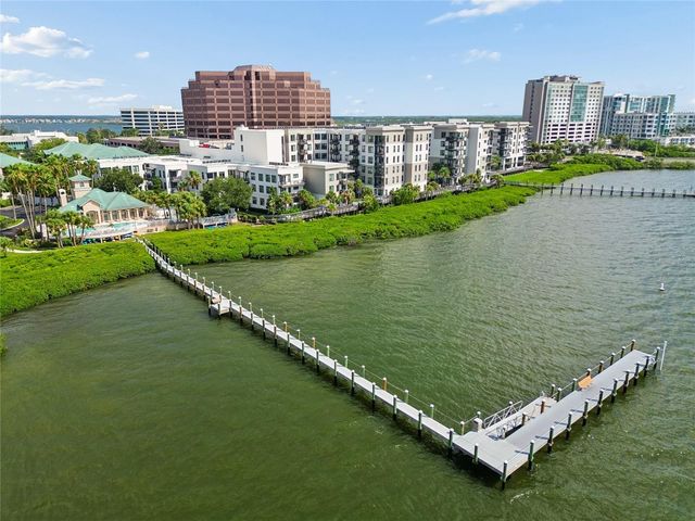 5211 BAY CLUB CIRCLE, Tampa, FL 33607