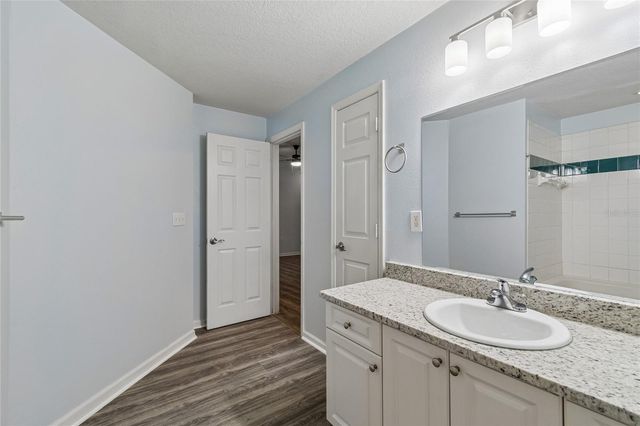 5211 BAY CLUB CIRCLE, Tampa, FL 33607