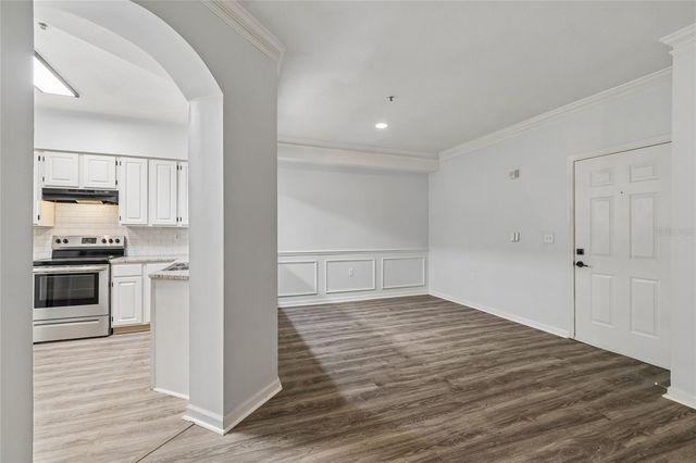 5211 BAY CLUB CIRCLE, Tampa, FL 33607