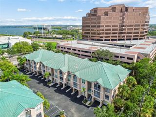 5211 BAY CLUB CIRCLE, Tampa, FL 33607