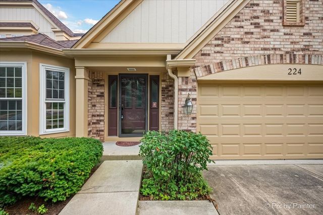 224 LORRAINE Circle 224, Bloomingdale, IL 60108