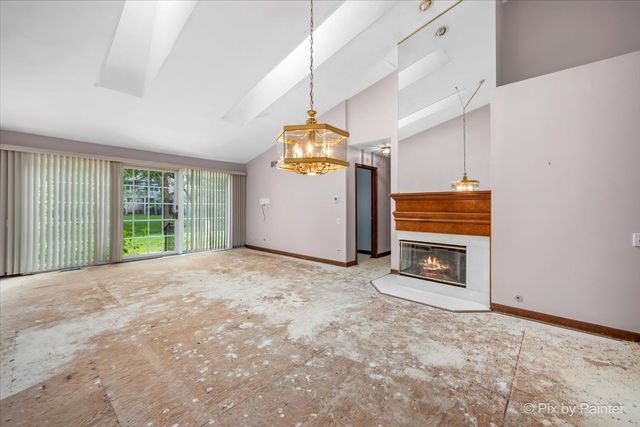 224 LORRAINE Circle 224, Bloomingdale, IL 60108