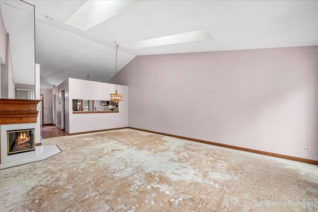 224 LORRAINE Circle 224, Bloomingdale, IL 60108
